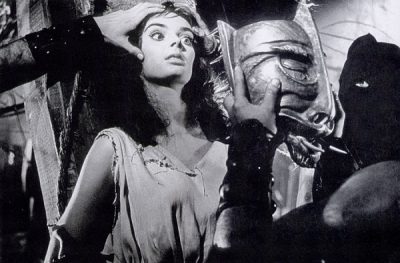 Barbara Steele in "Die Stunde, wenn Dracula kommt" (Foto: Koch Media)